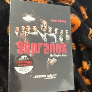 NEW IN PLASTIC The Sopranos on DVD. 86 EPISODES 30 DISCS 4 HOURS BONUS FEATURES